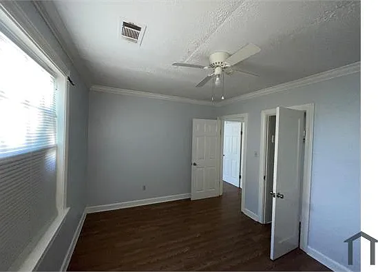 3761 Faxon Ave — Photo 7