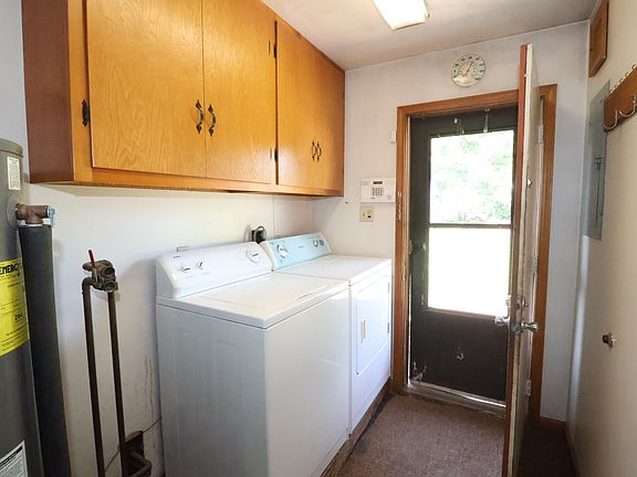 3rd image of 4254 S Lynhurst Dr