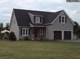 11833 Chamberlain Rd, Aurora, OH 44202