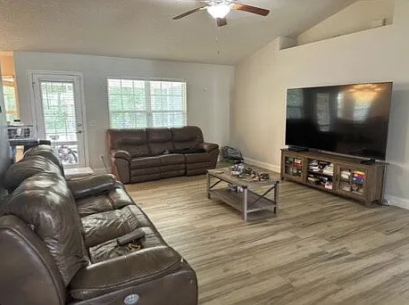 41 Primrose Ln — Photo 4