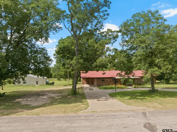 214 County Road 3314, Omaha, TX 75571