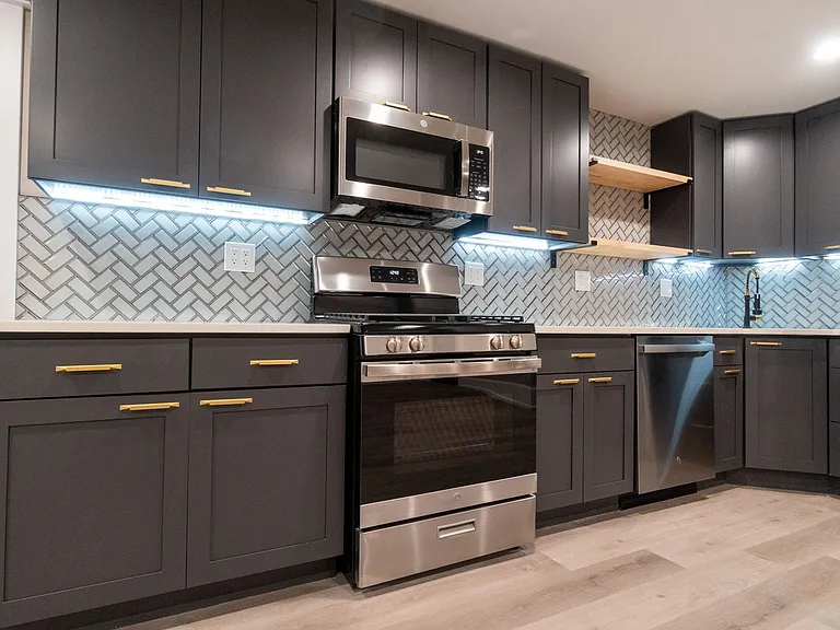 Pf Arg 5400 N. Paulina — Photo 4