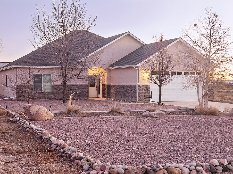 ZERO SCAPED LOT MATURE TREE 