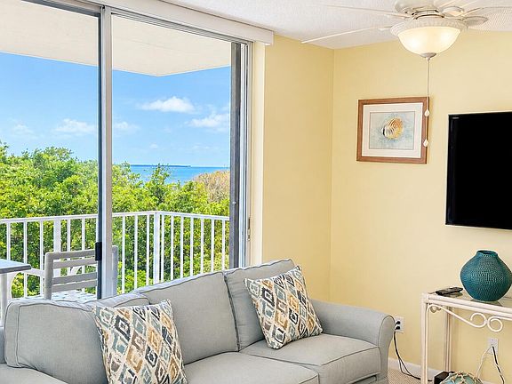 2nd image of 88500 Overseas Hwy APT 424