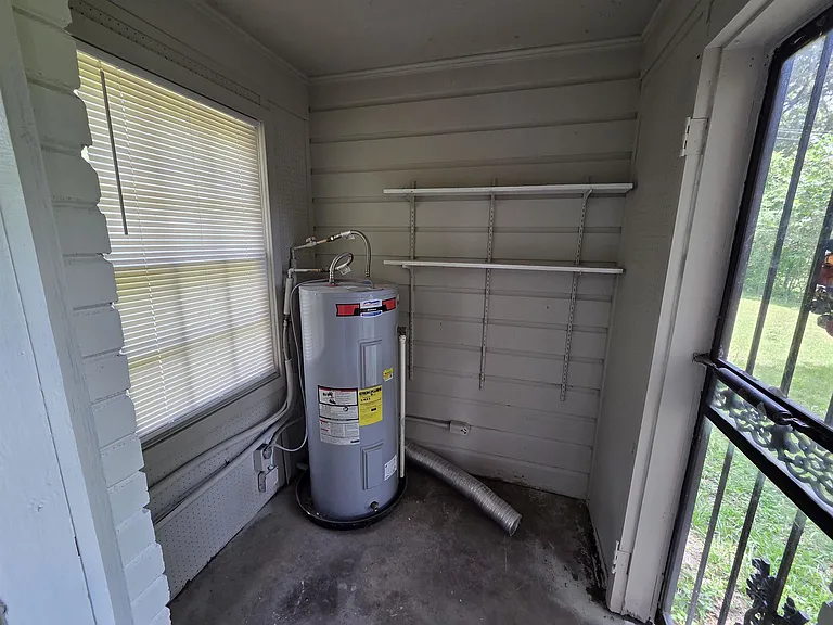4062 Shirley Dr — Photo 3