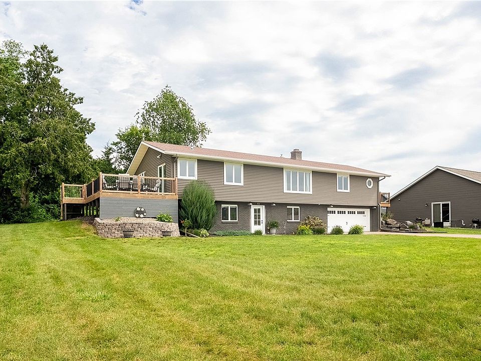 1st image of 934 Daisy Lane