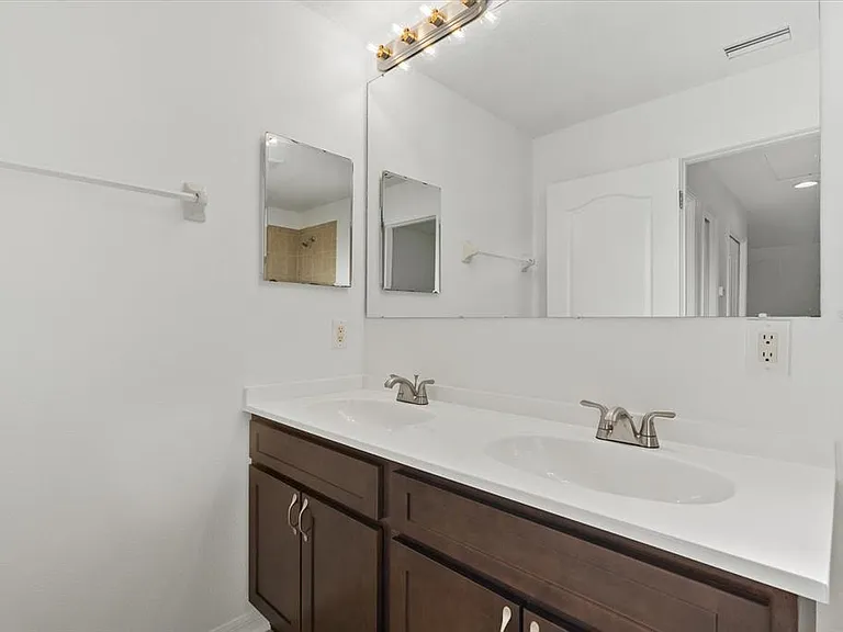 12808 Hampton Hill Dr — Photo 8