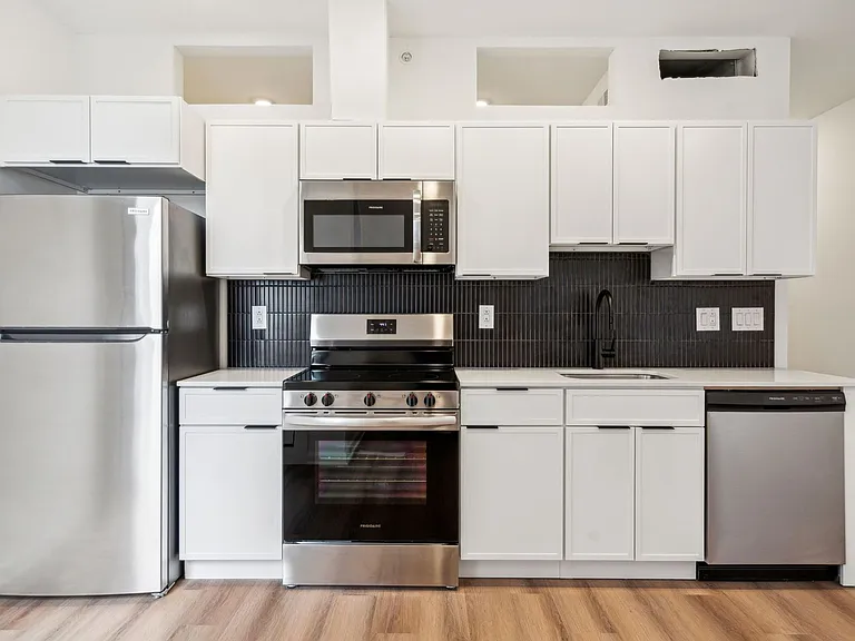 Brand New Fishtown Apartments — Photo 13