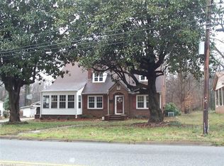 906 Fairview Dr, Lexington, NC 27292