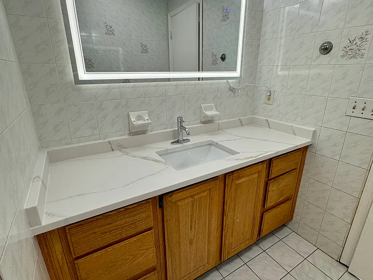 39 Henderson St — Photo 18