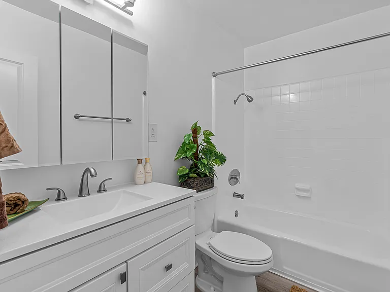 Gardenview Apartments — Photo 10