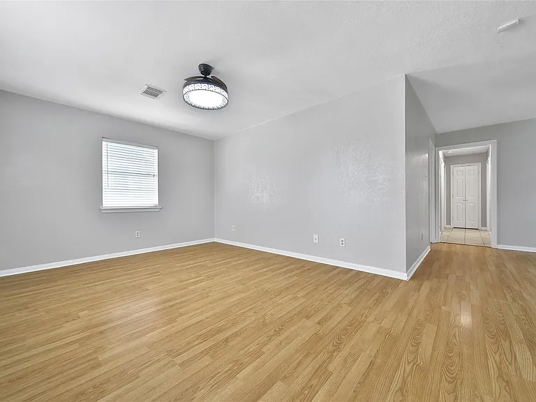 307 Lawrence St — Photo 6
