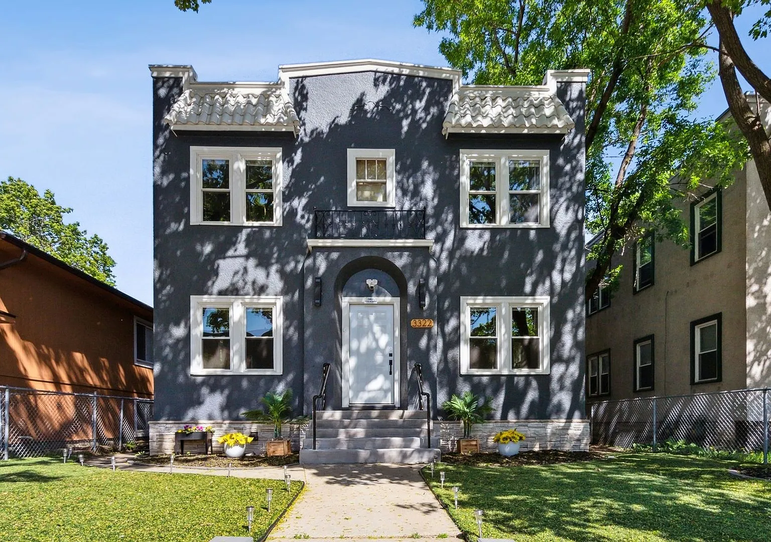 Charming 1BR Duplex in Minneapolis — Photo 2