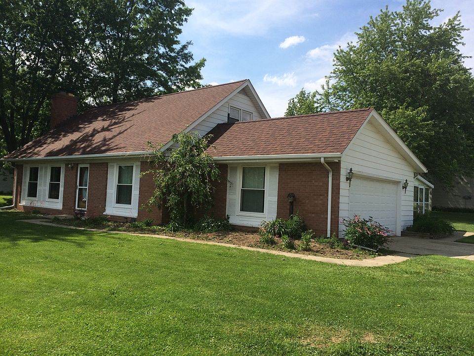 Front view w/ new roof