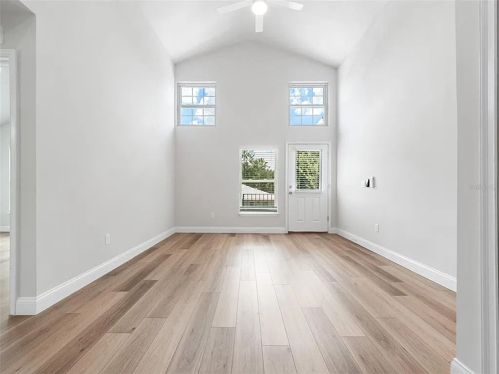 2 bed, 1.0 bath, 750 sqft, $2,200 — Photo 4