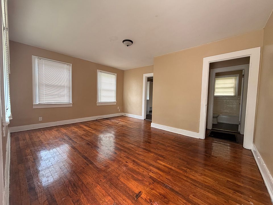 1st image of 3506 Iroquois St