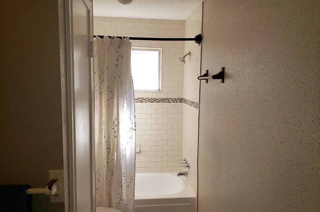 3 bed, 1449 sqft, $4,000 — Photo 2