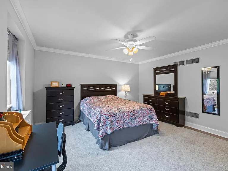 14 Garden Ct — Photo 6