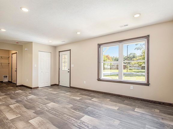4th image of 26403 Cottage Ave