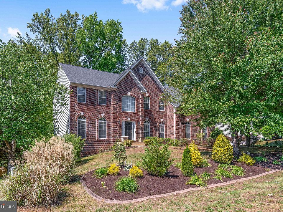 1st image of 795 Winterberry Dr
