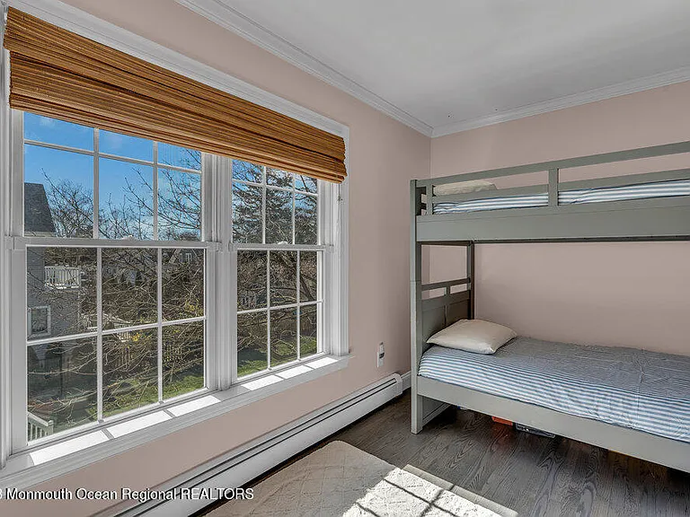 323 E Main St — Photo 25