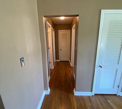 5th image of 209 Pin Oak Dr