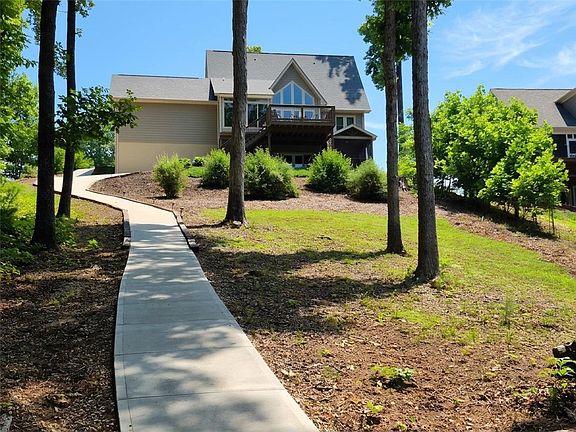 3rd image of 803 Barefoot Cove Dr