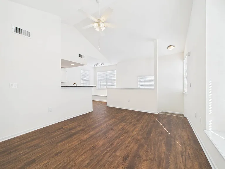 Botanica Cottages Apartment Homes — Photo 38