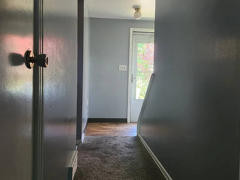 139 Whitestown Vlg #B — Photo 18