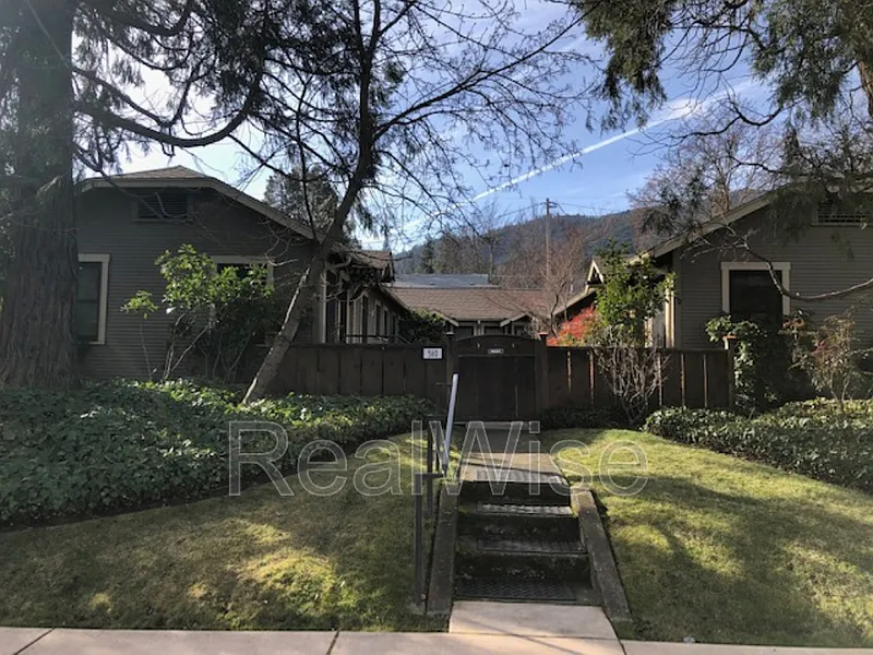1 bed, 1.0 bath, $1,395 — Photo 2