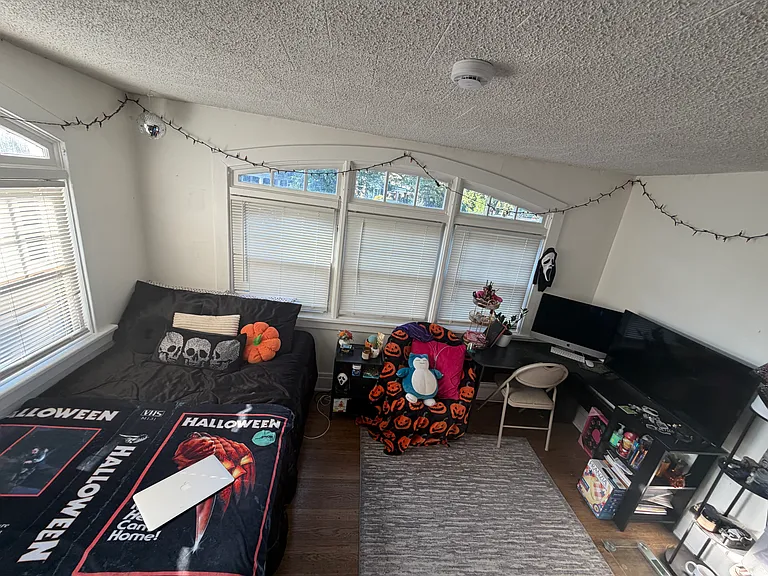 821 Harvard St #821 — Photo 5