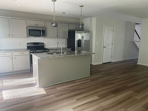 4th image of 316 Reedmace Ct