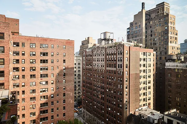 Sold by Compass | media 26