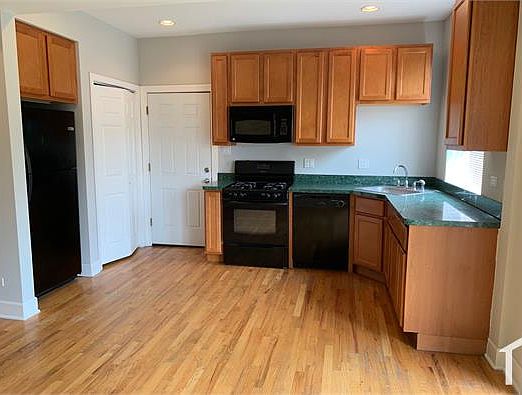 2nd image of 2303 W Granville Ave #2
