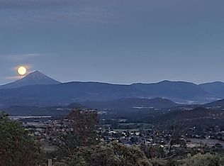 1100 W Rolling Hills Dr, Eagle Pt, OR 97524