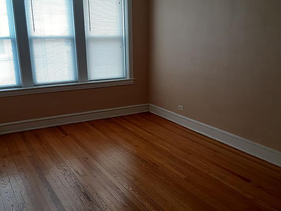 4th image of 3412 W Foster Ave APT 1A