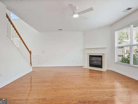 5th image of 252 Cavendar Way #16