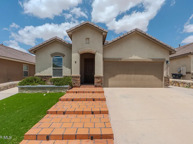 12485 Knightsbridge Dr — Photo 2