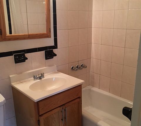 5th image of 16633 89th Ave APT 10K