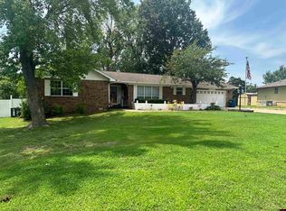 1208 Cresswell Dr, Mountain Home, AR 72653
