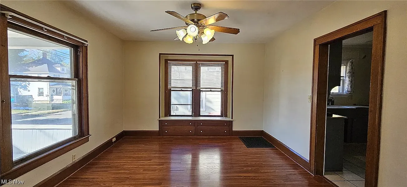 5 bed, 1795 sqft, $2,500 — Photo 2