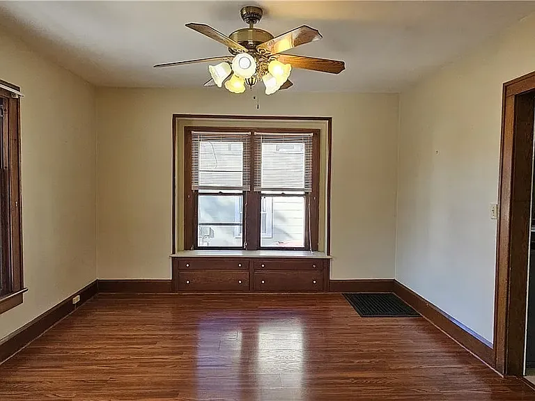 126 W Prospect St — Photo 3