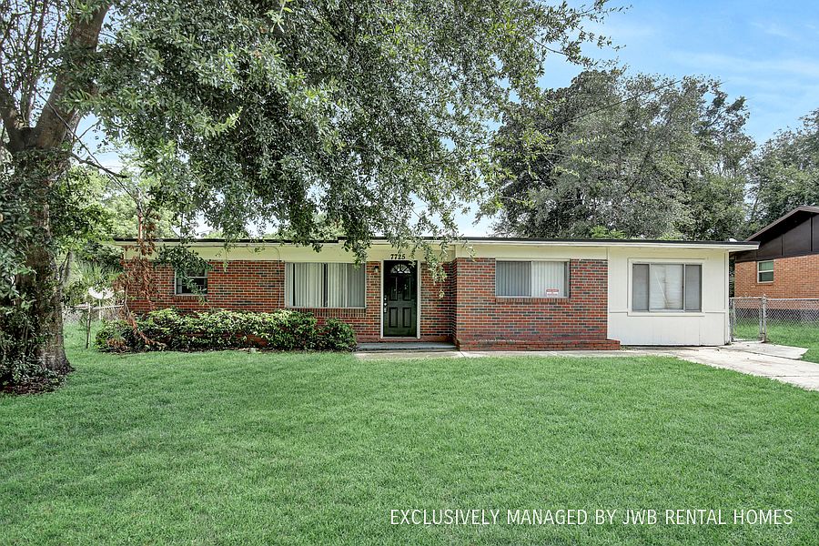 1st image of 7725 Lake Park Dr