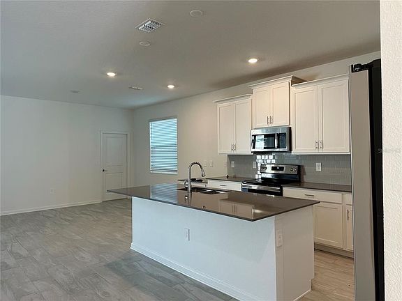 5th image of 6413 Sprucepine Ln