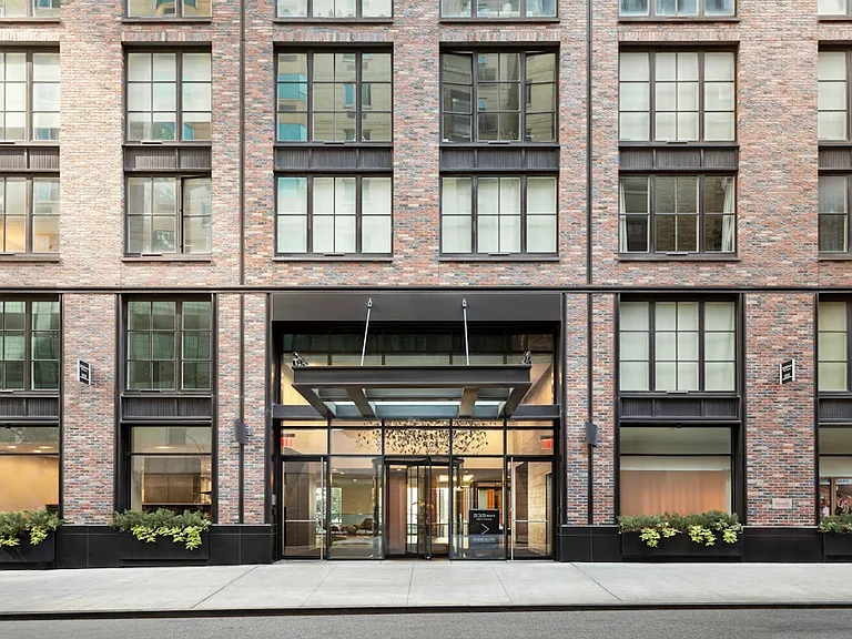 535 W 43rd St N #5K — Photo 8