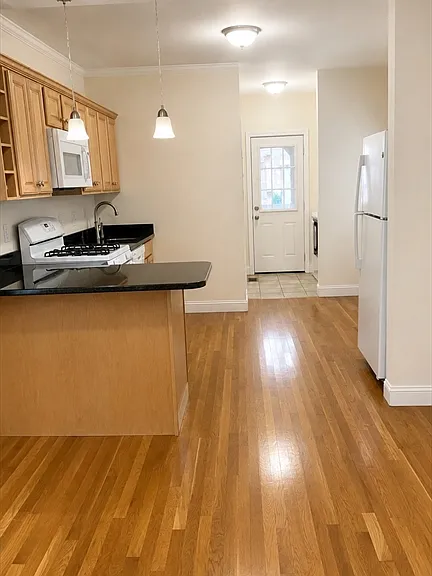 48 Bow St #1 — Photo 2