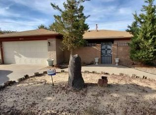 4661 Fairfax Dr NW, Albuquerque, NM 87114