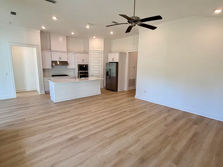 938 Crystal Bayou Blvd — Photo 6