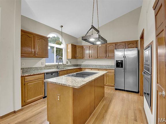 4th image of 16015 Canterbury Estates Dr