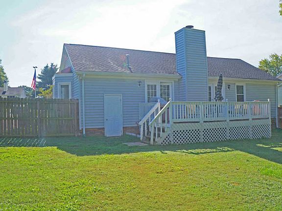 3rd image of 185 Rivergate Dr